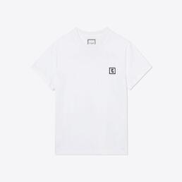 우영미 여성 백로고 뱃지 반팔 티셔츠 (화이트) M233TS07701W